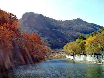 天天彩好彩天天免费，隧道防水板